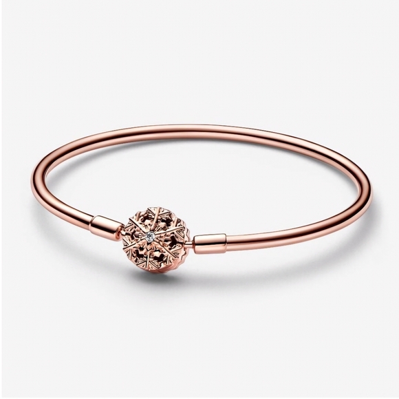 Pandora Moments Sparkling Snowflake Clasp Bangle In Rose Gold - Picture 2 of 13